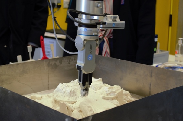 Robotic tools make 3D manufacturing process safer
